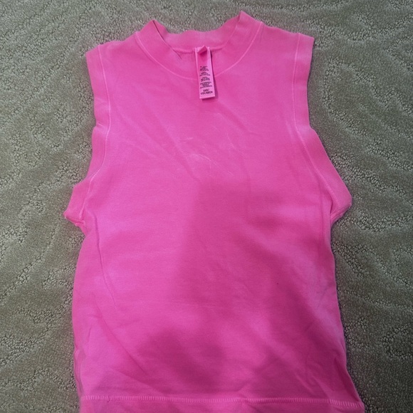 Skims Crop Top - Picture 3 of 3